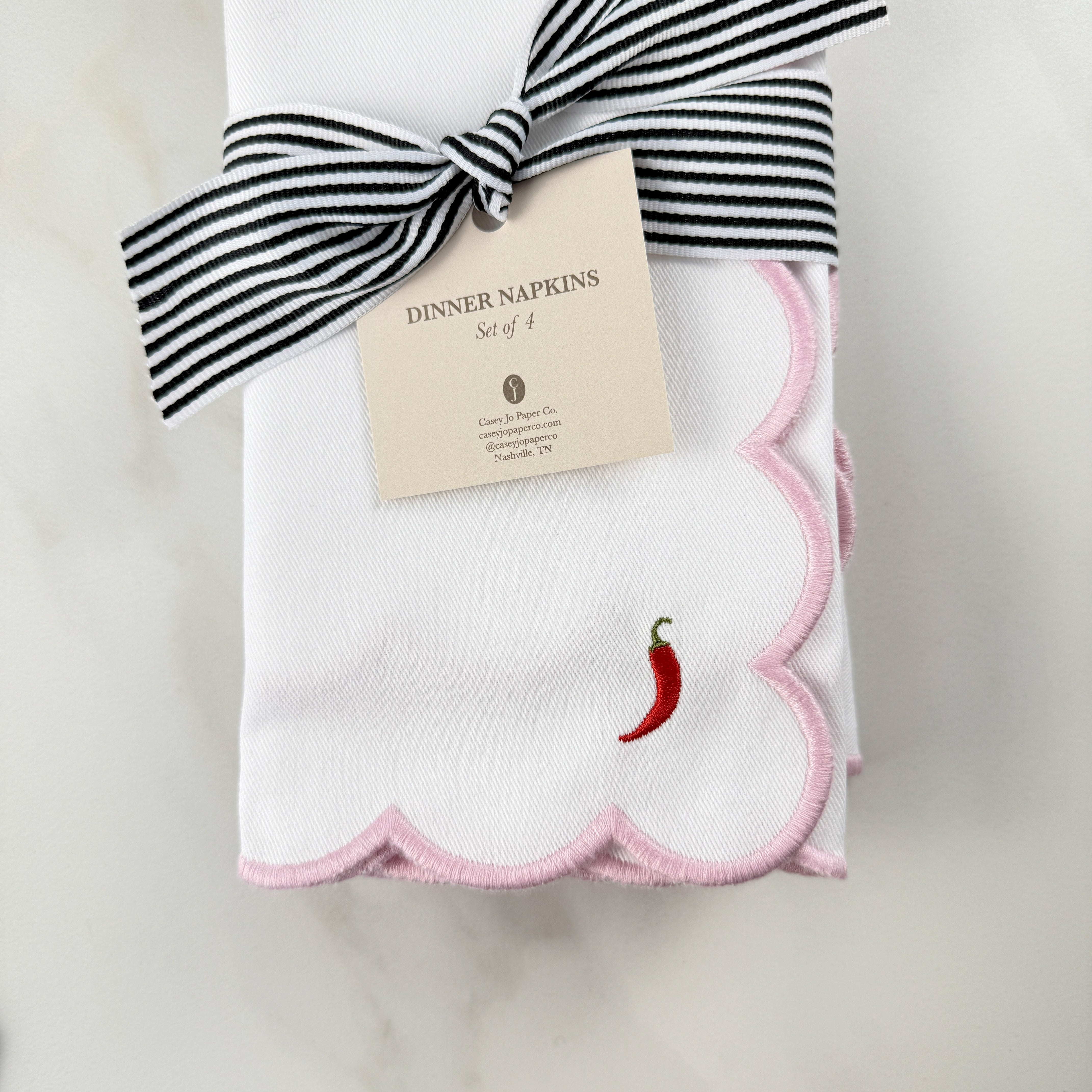 Scalloped Pepper Embroidered Dinner Napkin Set