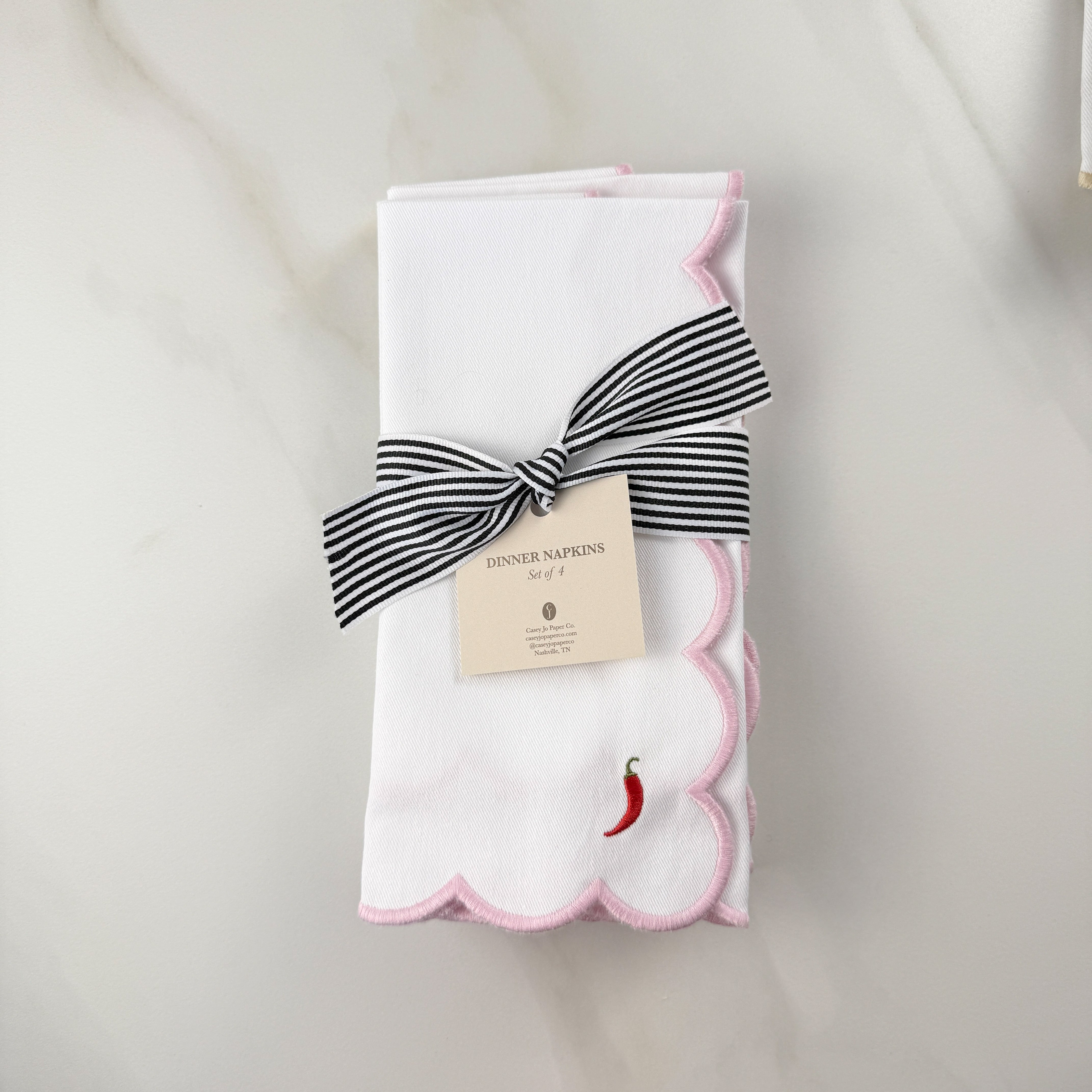 Scalloped Pepper Embroidered Dinner Napkin Set