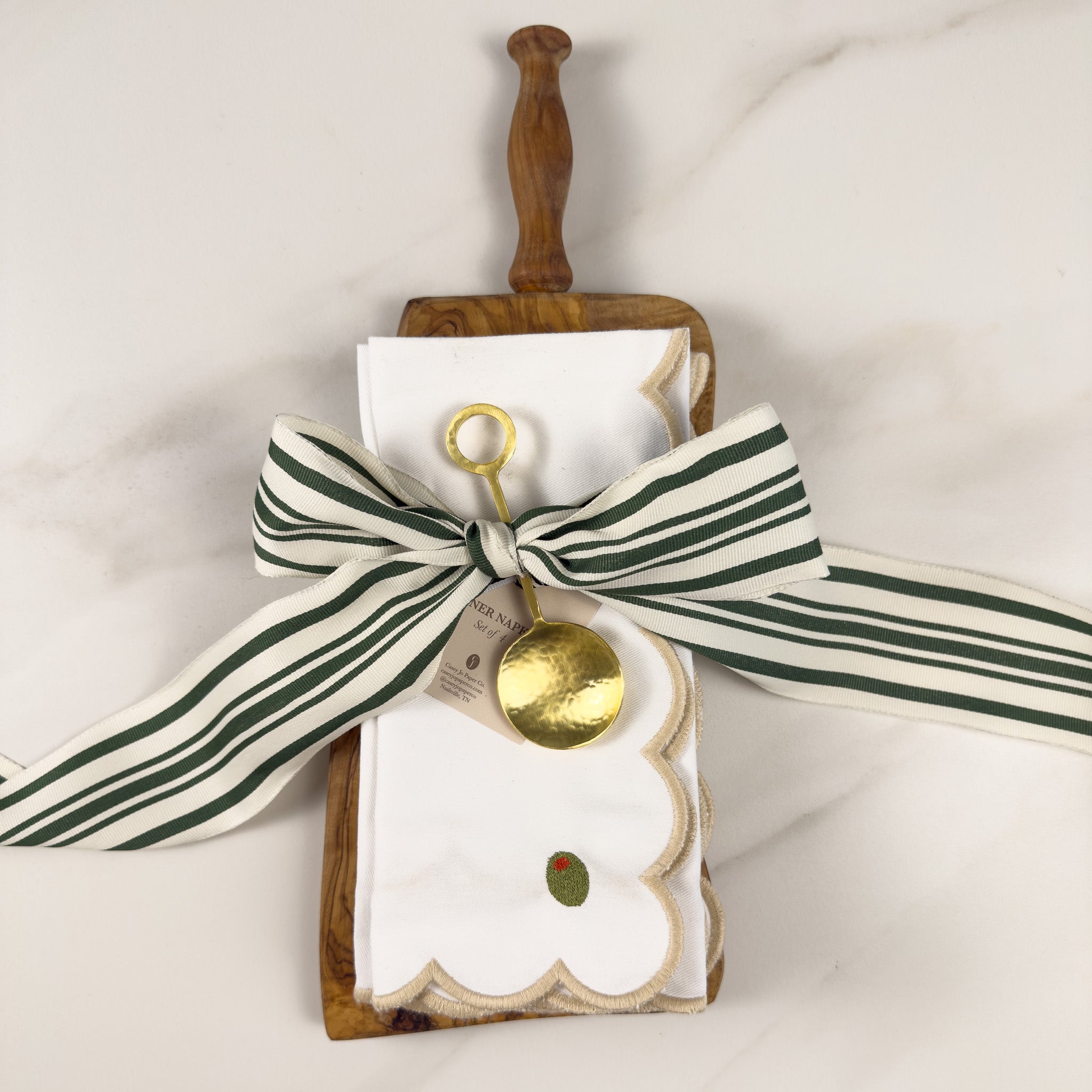 Scalloped Olive Embroidered Dinner Napkin Set